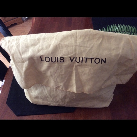 Louis Vuitton Alma Monogram Satchel w/ lock & keys - Picture 2 of 8